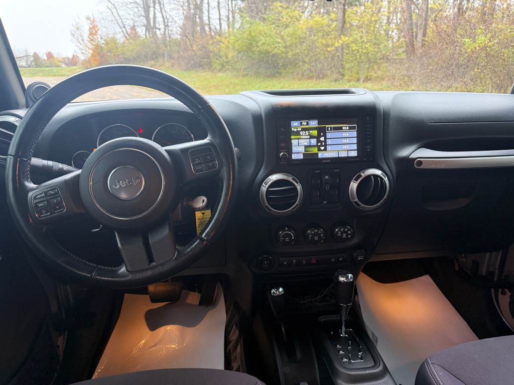 2013 Jeep Wrangler Unlimited Image 13