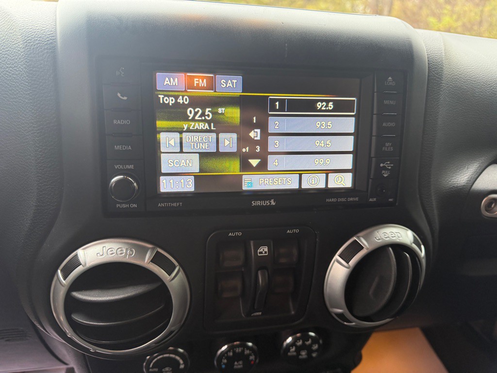 2013 Jeep Wrangler Unlimited Image 15