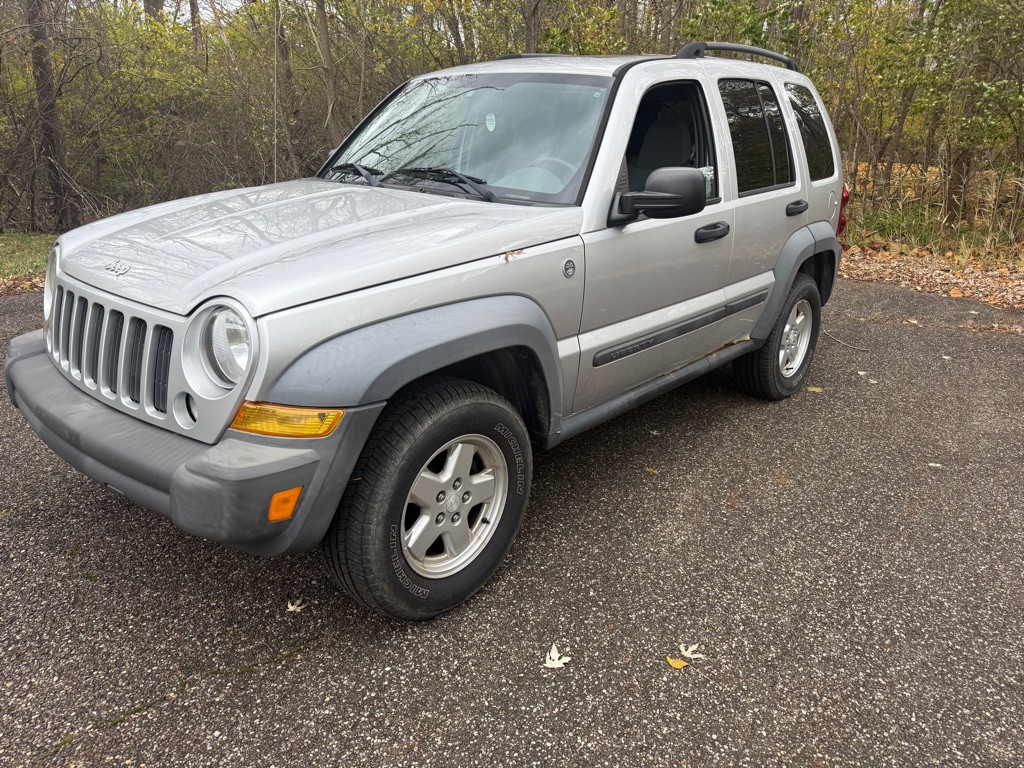 2007 Jeep Liberty Image 2