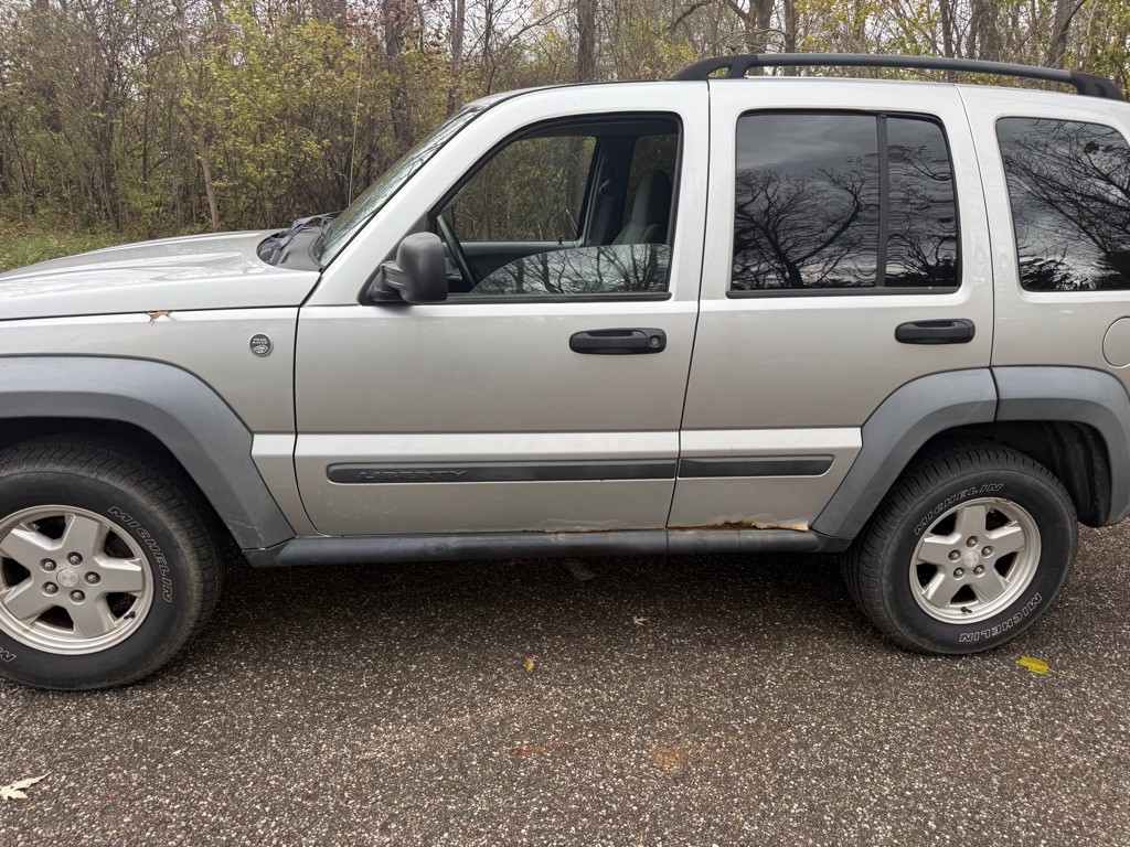 2007 Jeep Liberty Image 3