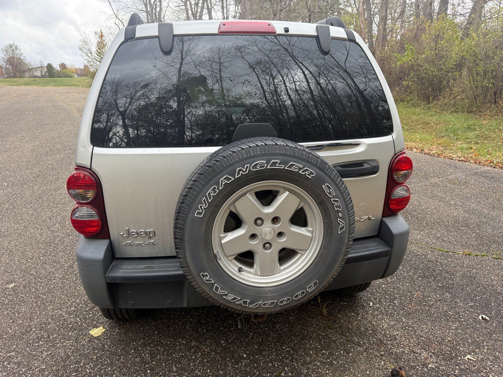2007 Jeep Liberty Image 5