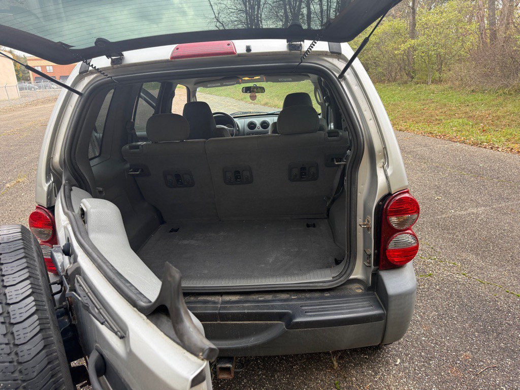2007 Jeep Liberty Image 11