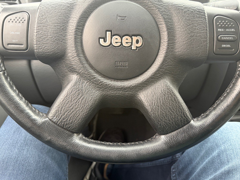 2007 Jeep Liberty Image 14