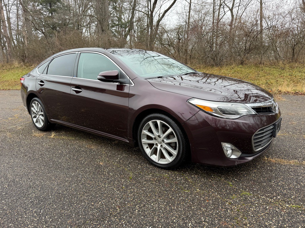 2014 Toyota Avalon Image 1