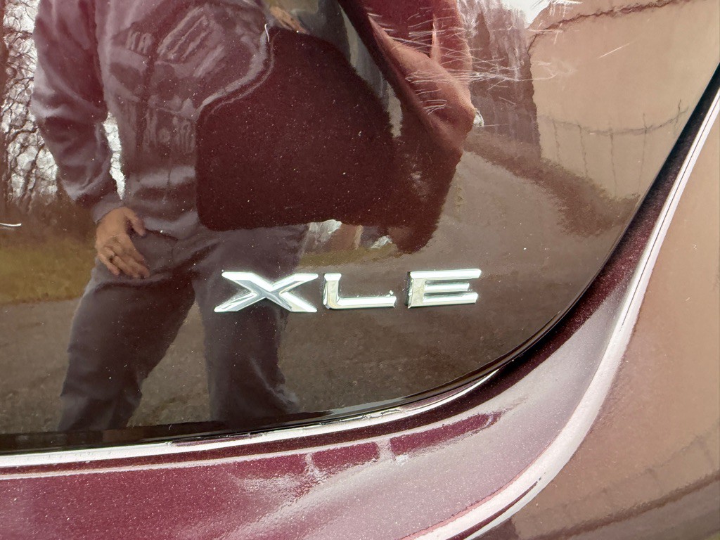 2014 Toyota Avalon Image 9