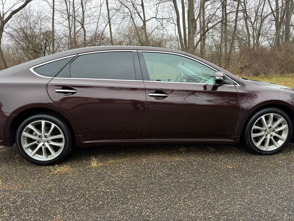 2014 Toyota Avalon Image 12