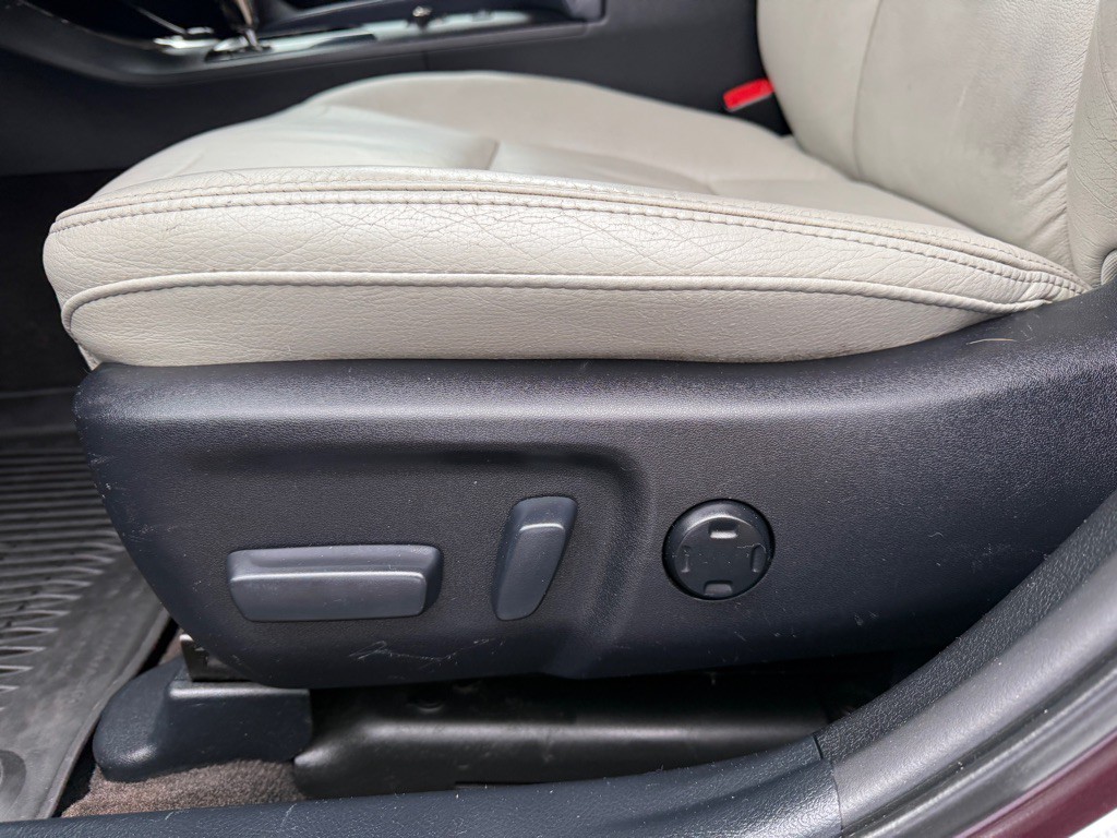 2014 Toyota Avalon Image 14