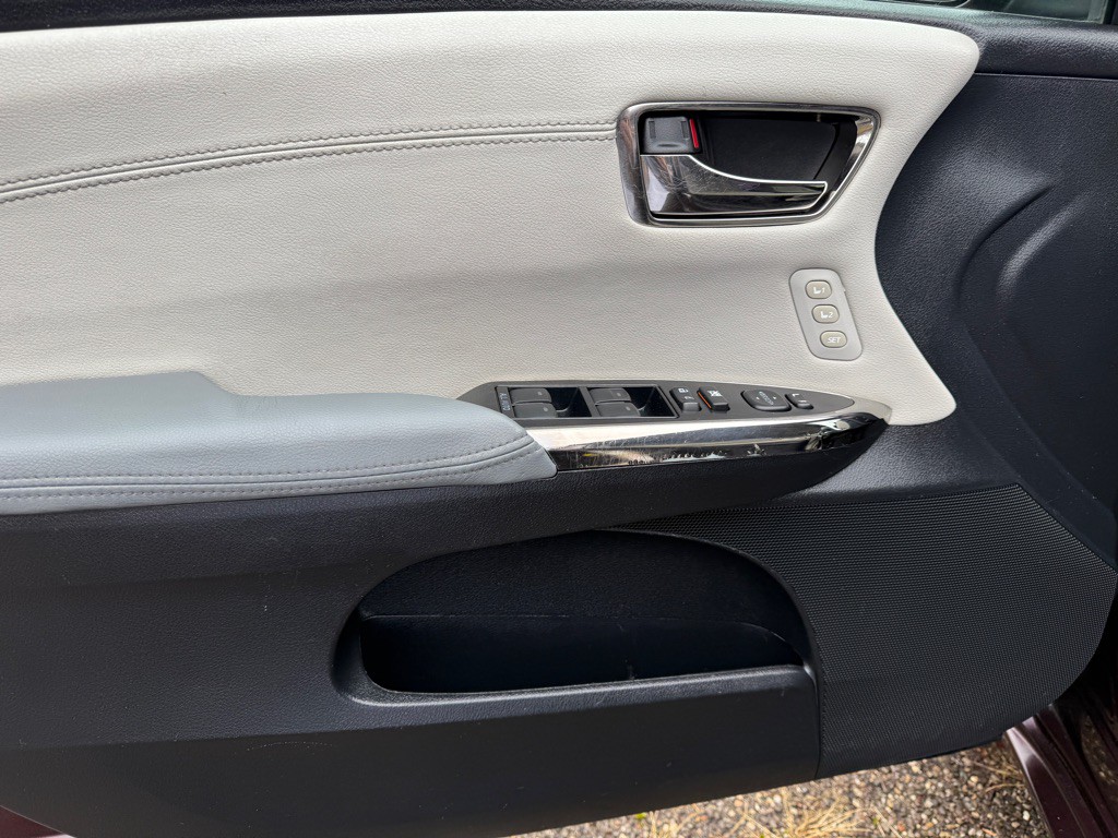 2014 Toyota Avalon Image 15