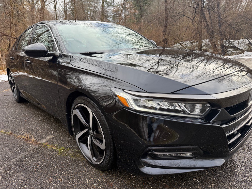 2018 Honda Accord Image 2