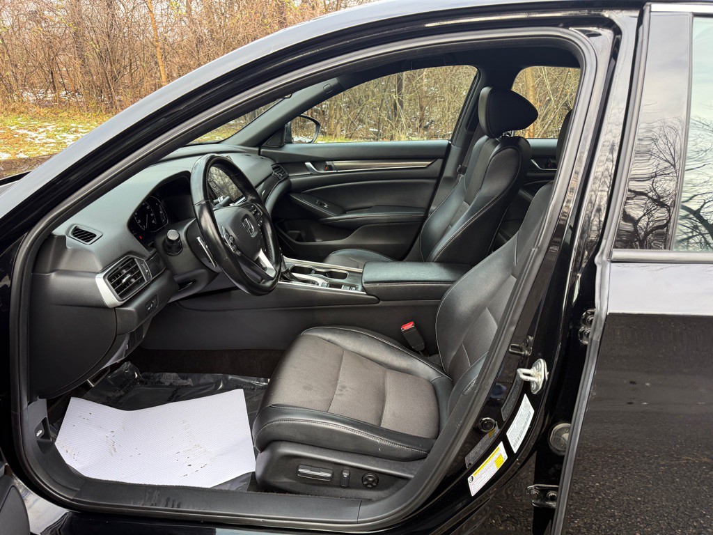 2018 Honda Accord Image 15