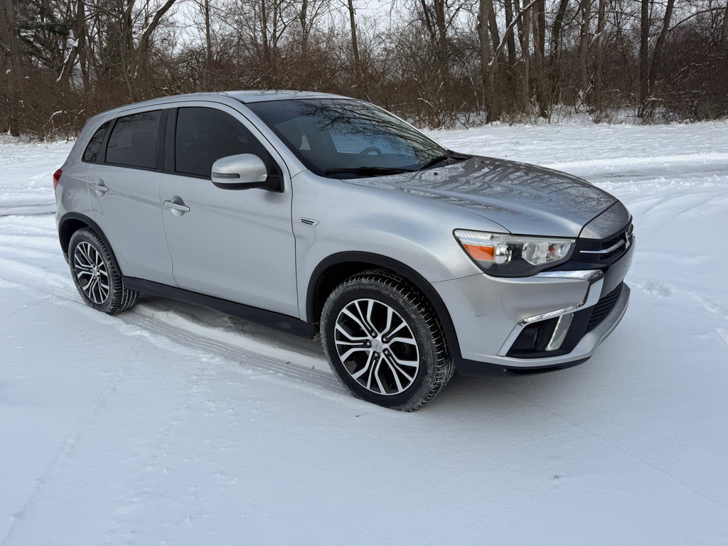 2019 Mitsubishi Outlander Image 1