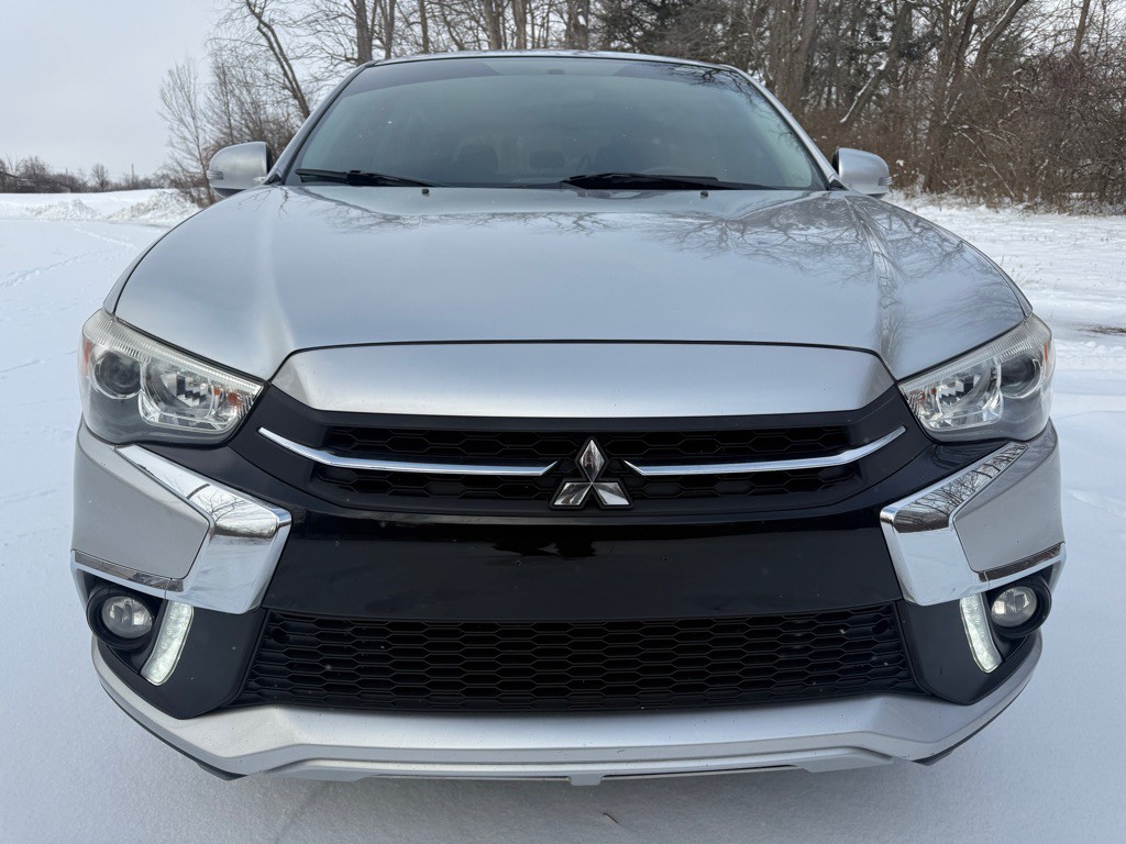2019 Mitsubishi Outlander Image 3