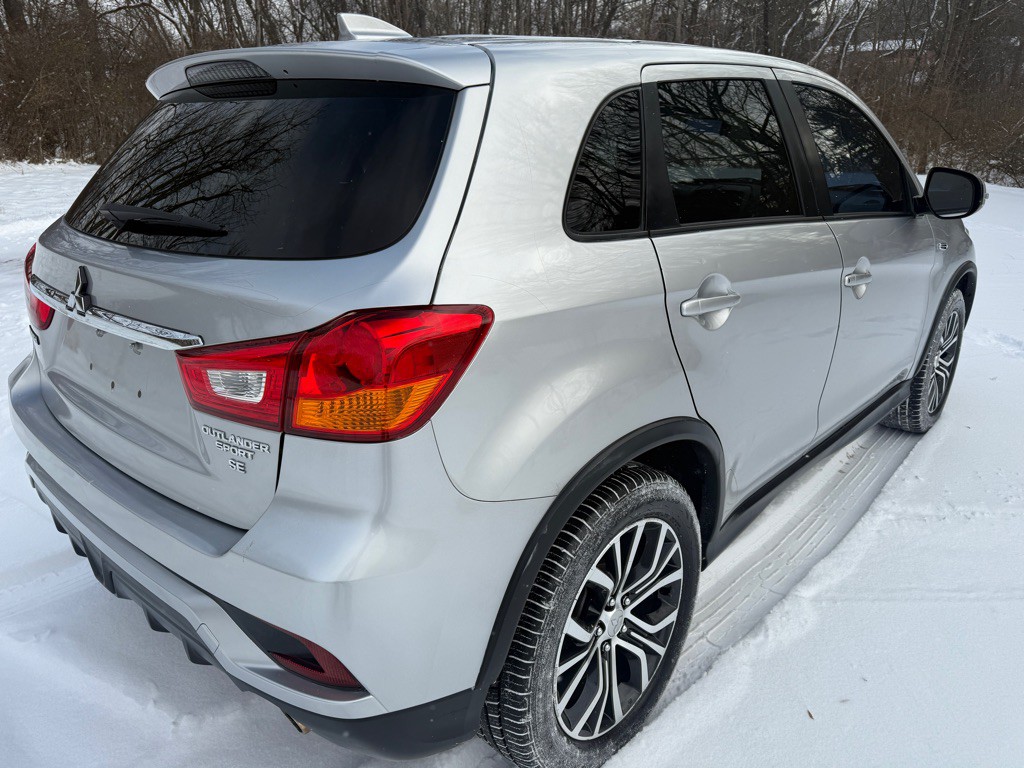 2019 Mitsubishi Outlander Image 10