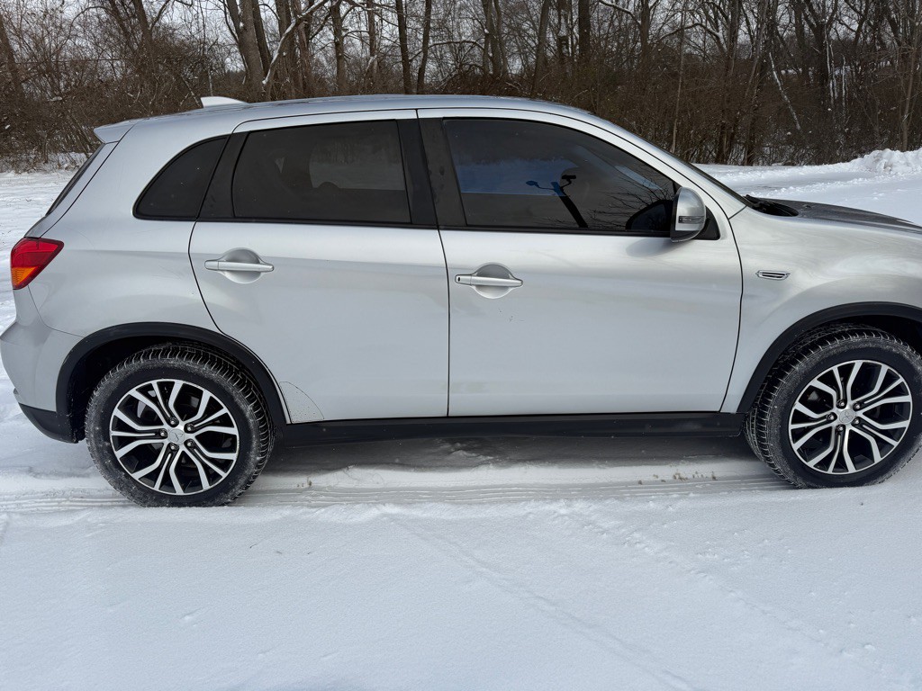 2019 Mitsubishi Outlander Image 11