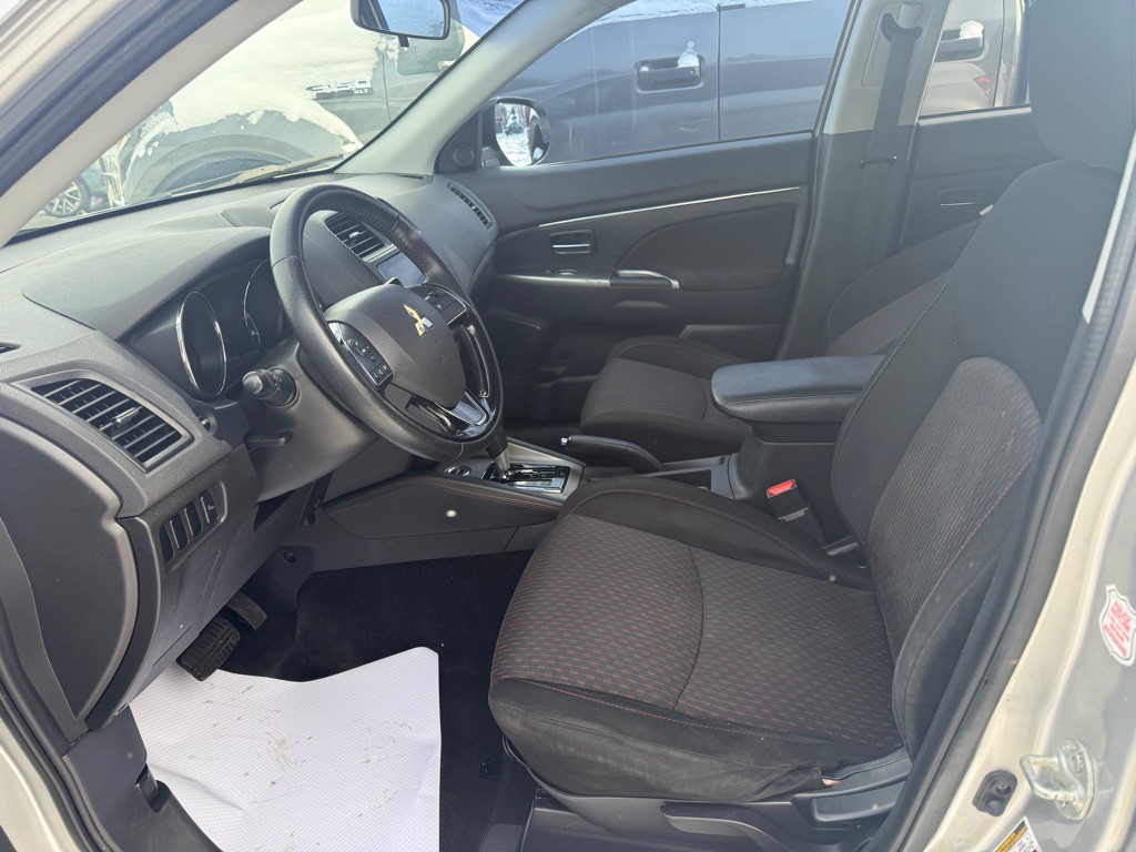 2019 Mitsubishi Outlander Image 14