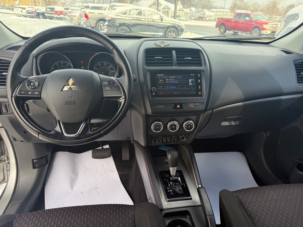 2019 Mitsubishi Outlander Image 15