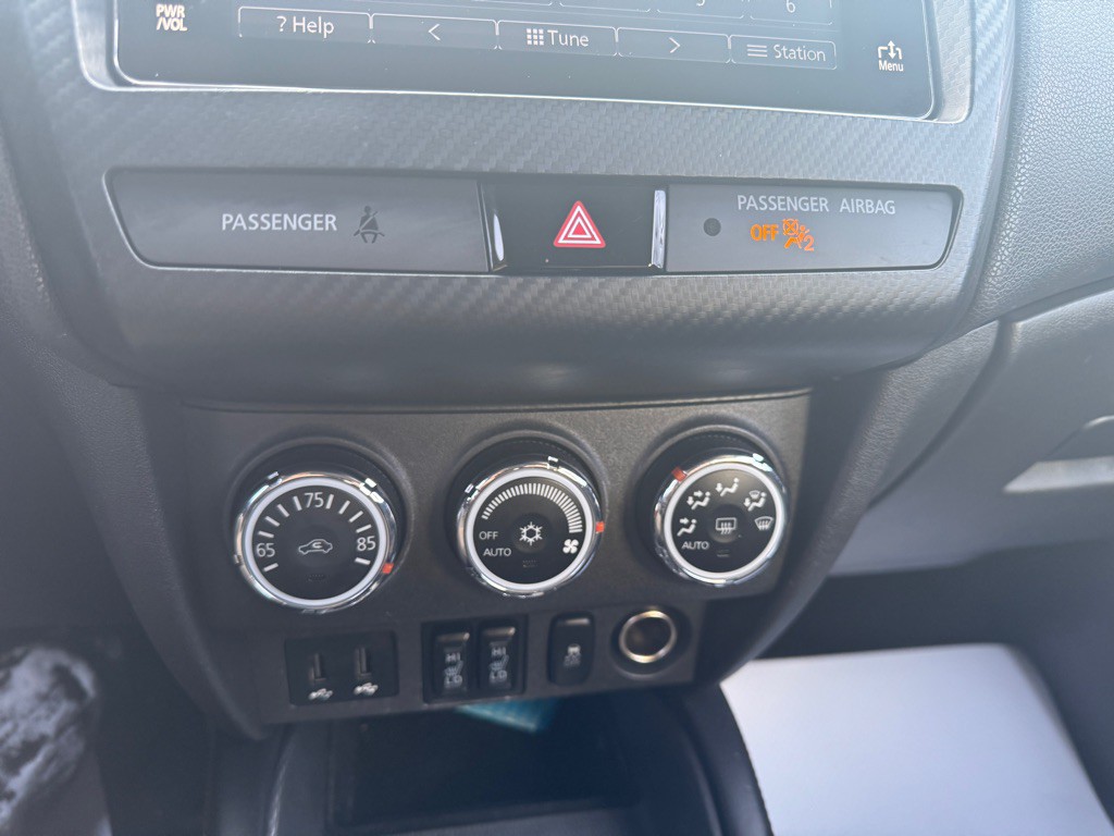 2019 Mitsubishi Outlander Image 24