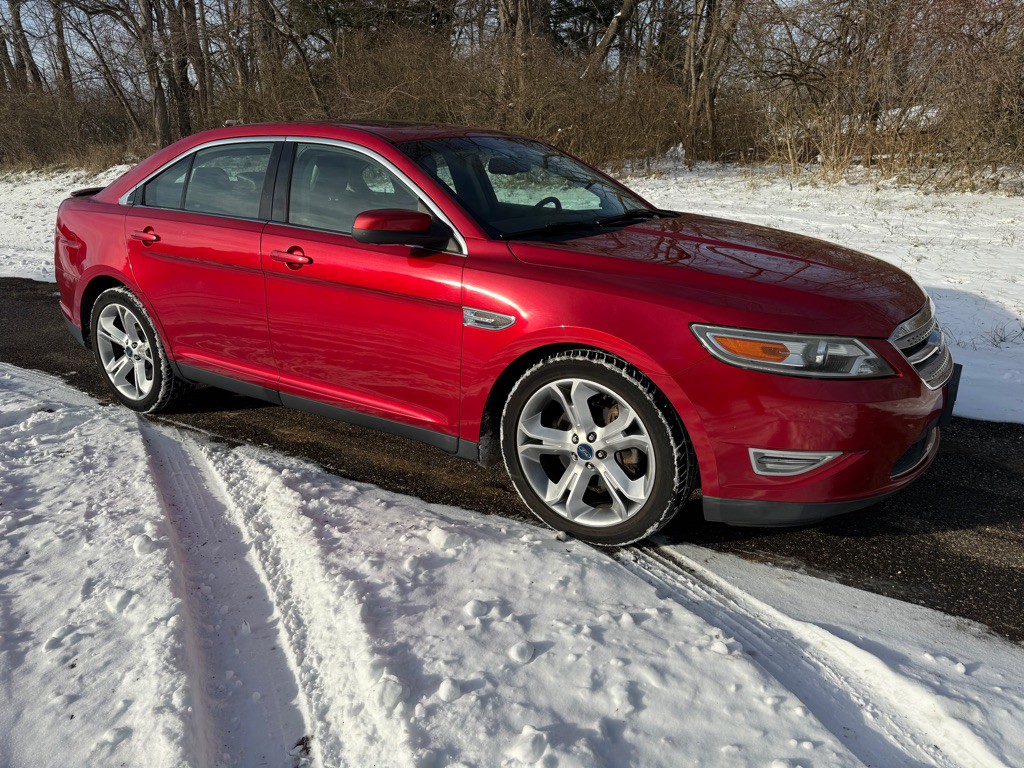 2010 Ford Taurus Image 1
