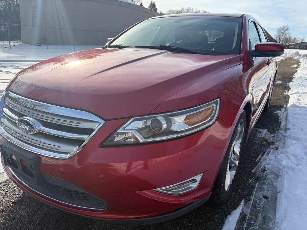2010 Ford Taurus Image 4