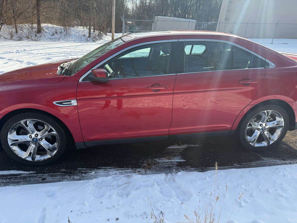 2010 Ford Taurus Image 5