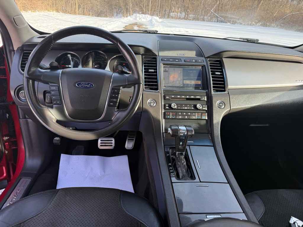 2010 Ford Taurus Image 17
