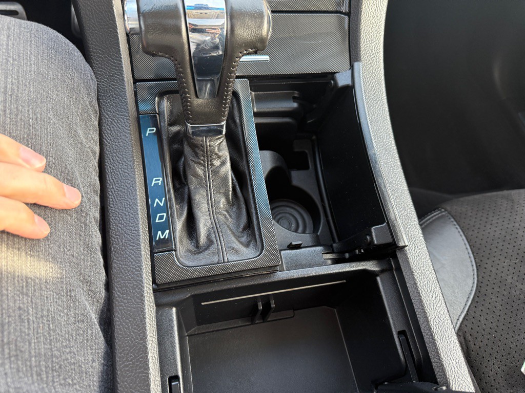 2010 Ford Taurus Image 24