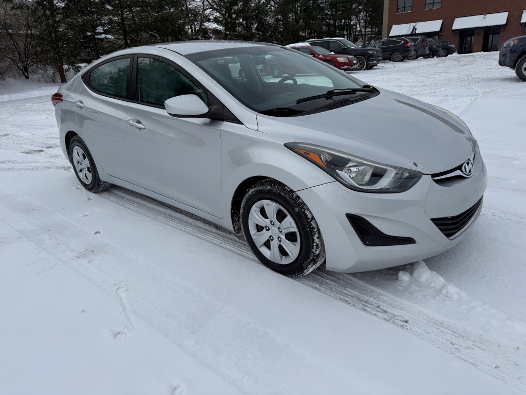2016 Hyundai Elantra Image 1