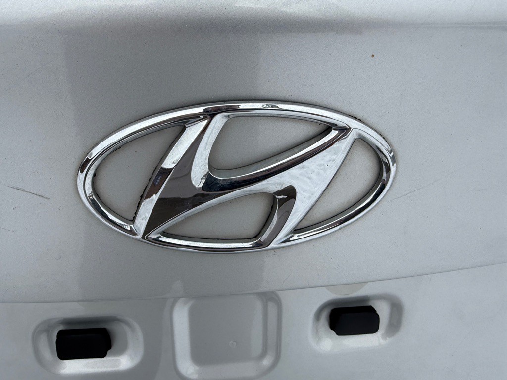 2016 Hyundai Elantra Image 12