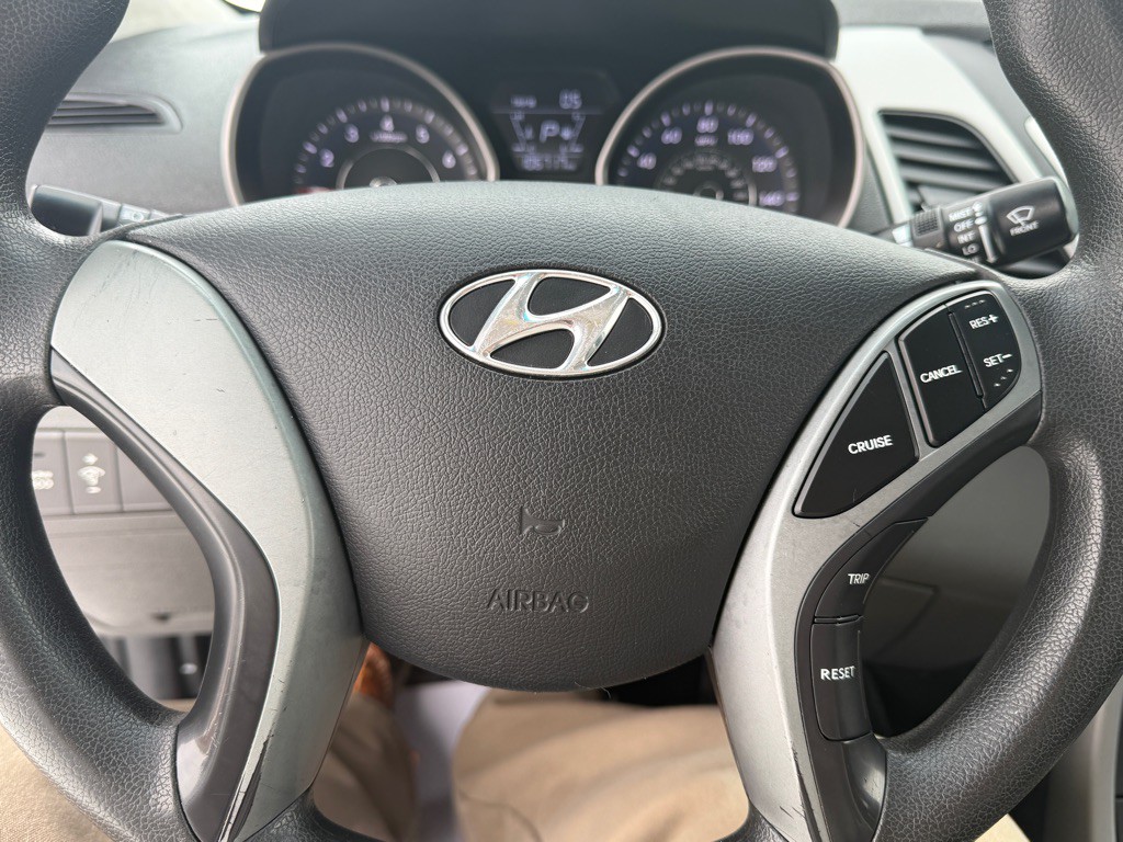 2016 Hyundai Elantra Image 18