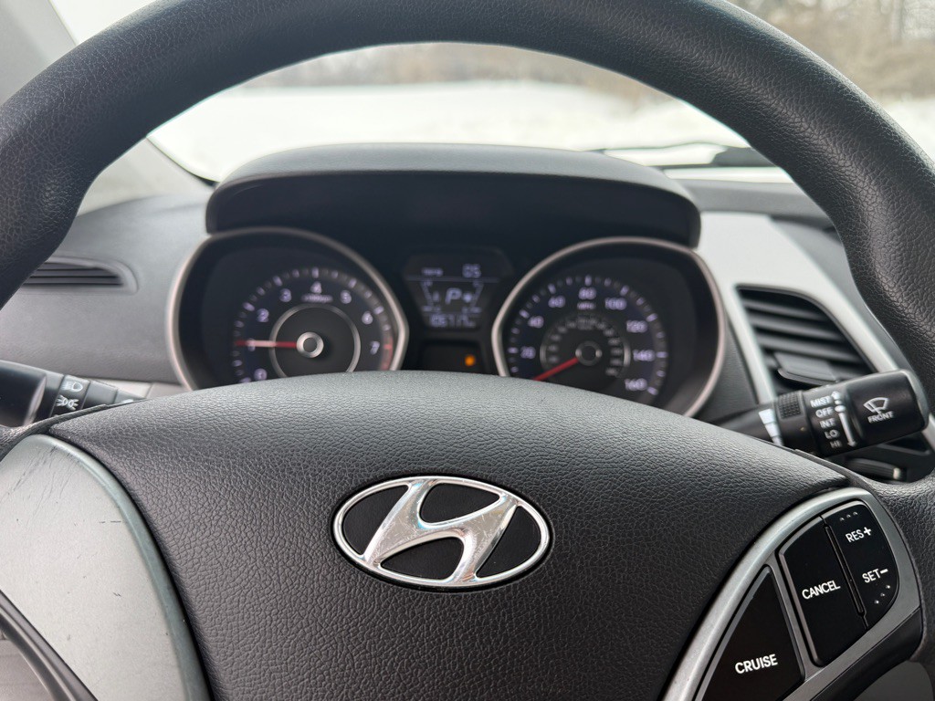 2016 Hyundai Elantra Image 19