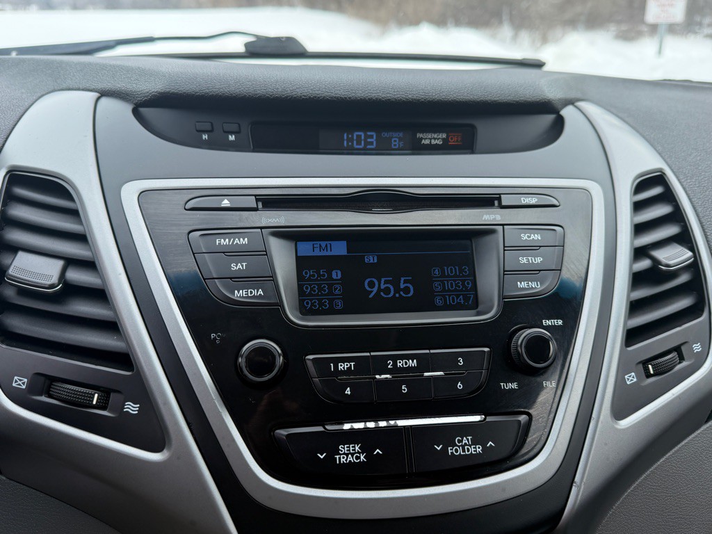 2016 Hyundai Elantra Image 20