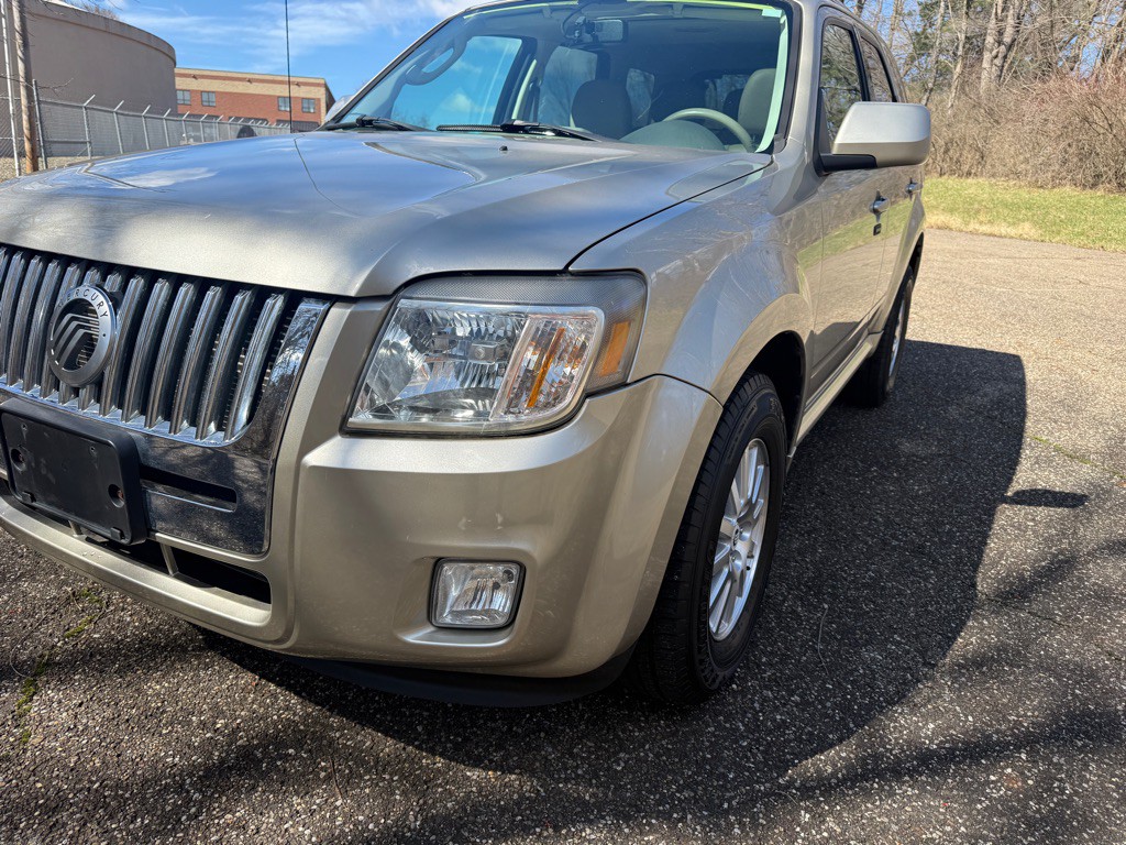 2010 Mercury Mariner Image 4