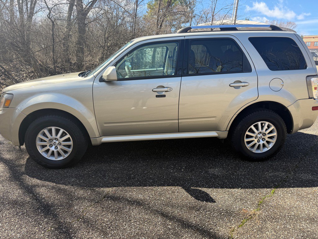 2010 Mercury Mariner Image 5