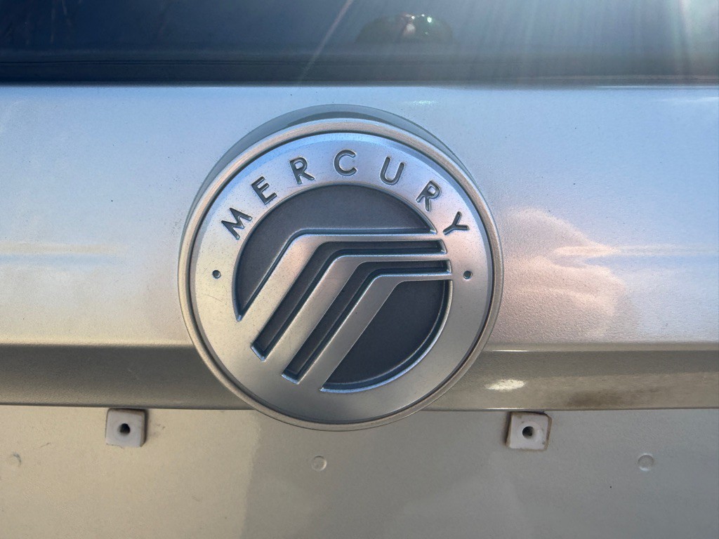 2010 Mercury Mariner Image 10