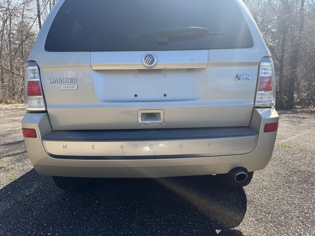 2010 Mercury Mariner Image 11