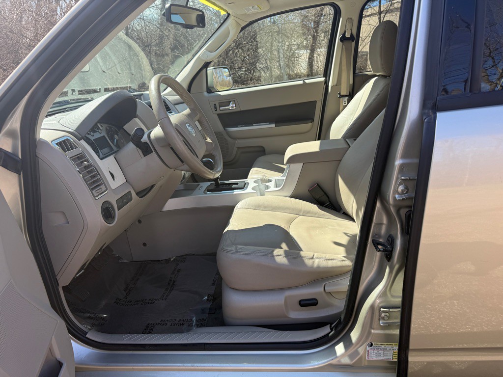 2010 Mercury Mariner Image 16