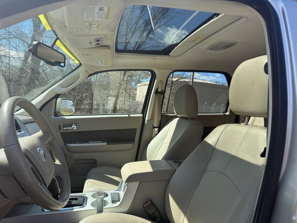 2010 Mercury Mariner Image 20