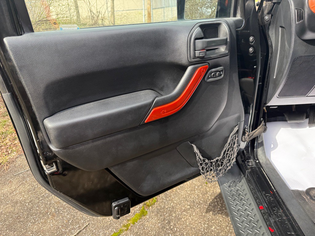 2012 Jeep Wrangler Unlimited Image 16