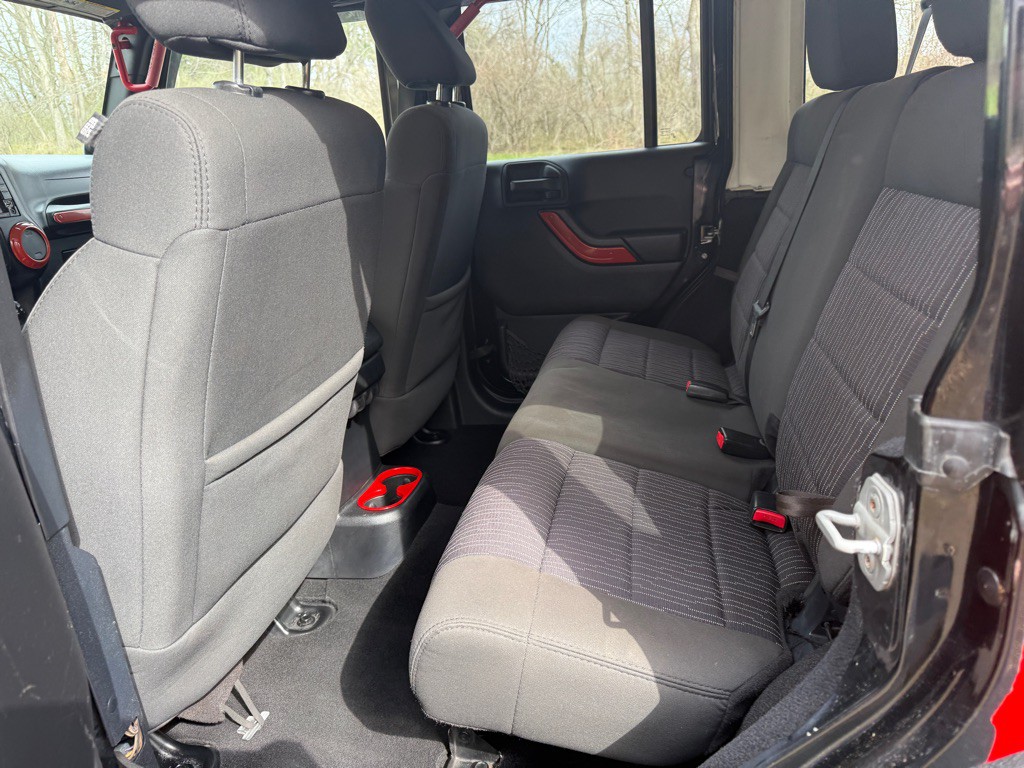 2012 Jeep Wrangler Unlimited Image 19