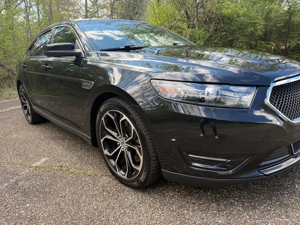 2013 Ford Taurus Image 2