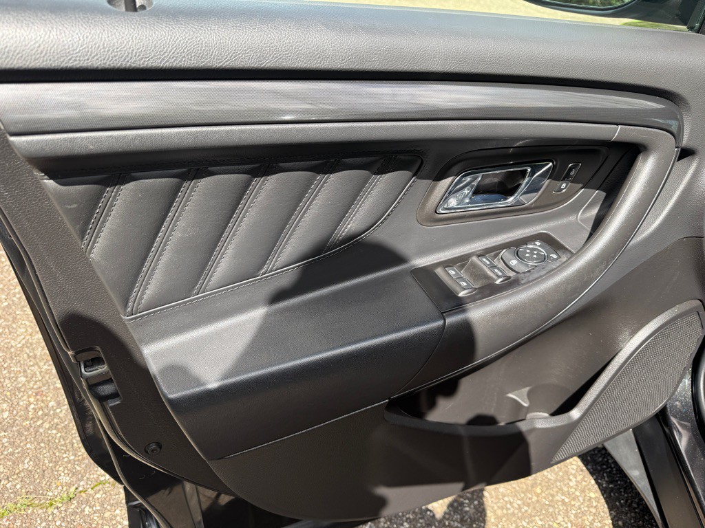 2013 Ford Taurus Image 16