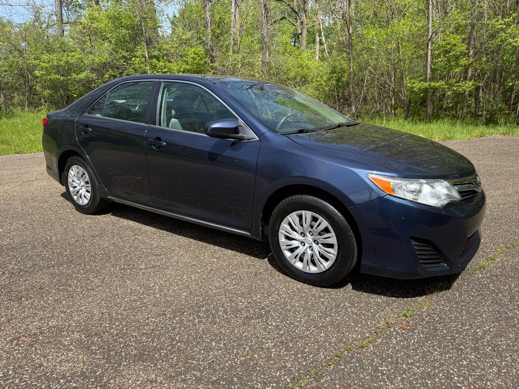 2014 Toyota Camry Image 1