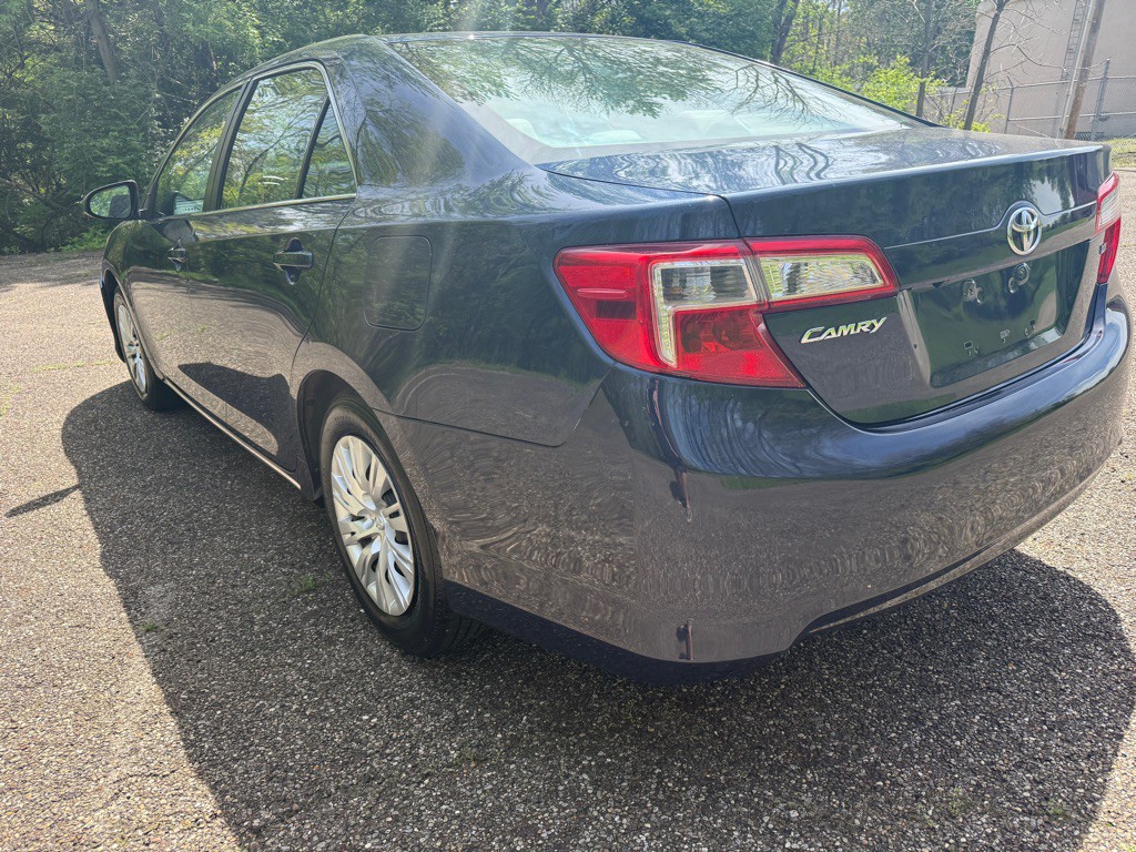 2014 Toyota Camry Image 6
