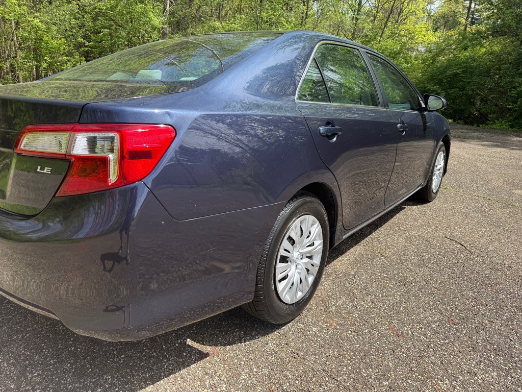 2014 Toyota Camry Image 10