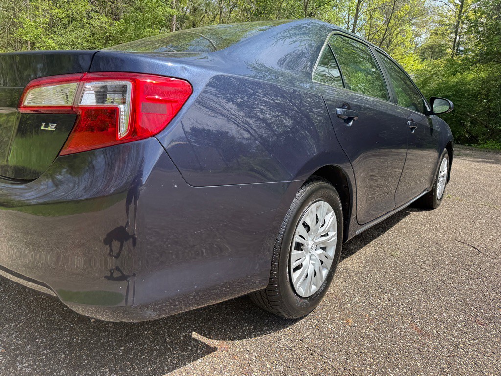 2014 Toyota Camry Image 11
