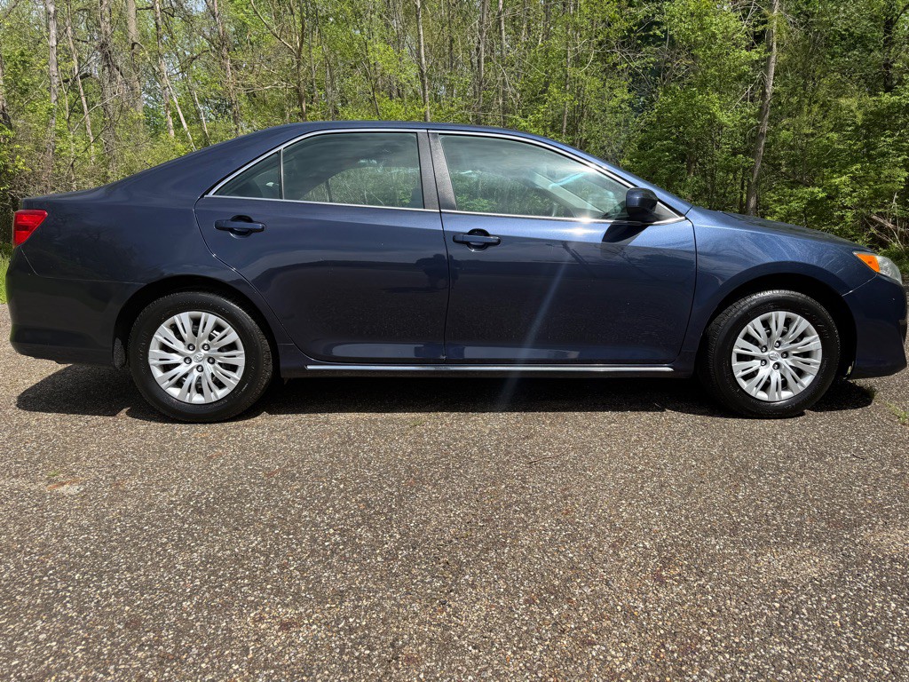 2014 Toyota Camry Image 12