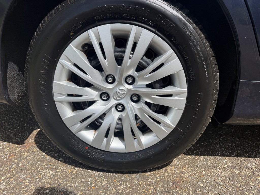 2014 Toyota Camry Image 14