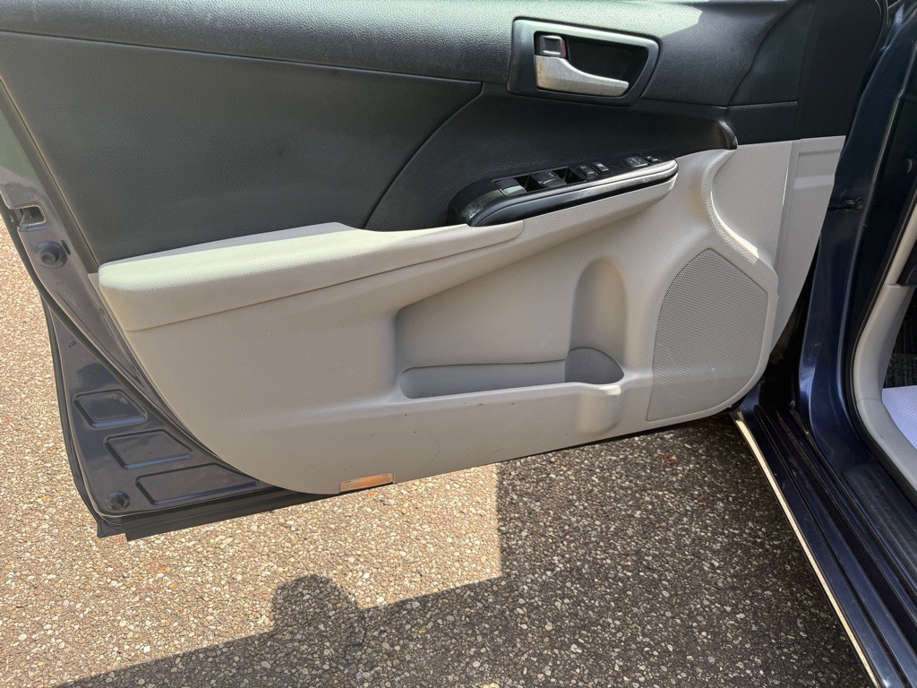 2014 Toyota Camry Image 15