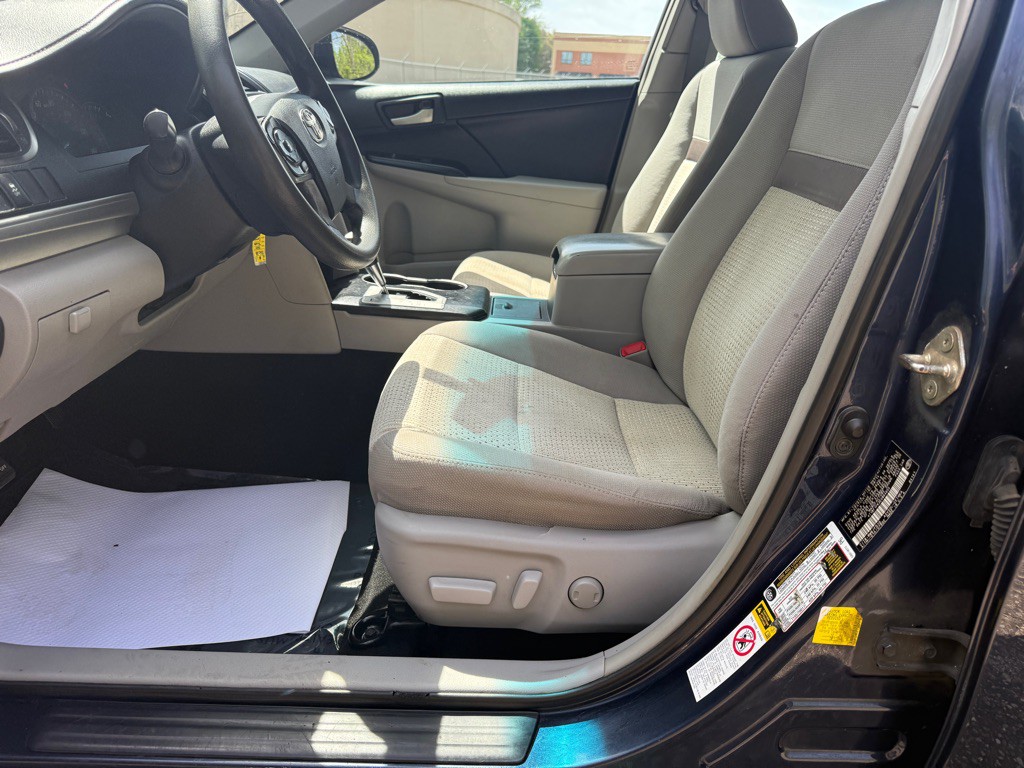 2014 Toyota Camry Image 16