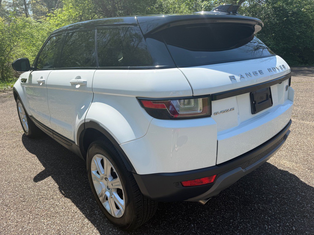 2018 Land Rover Range Rover Evoque Image 6